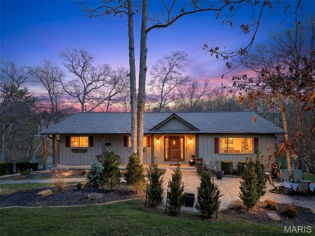 12 Prairie Lake Court — photo 1