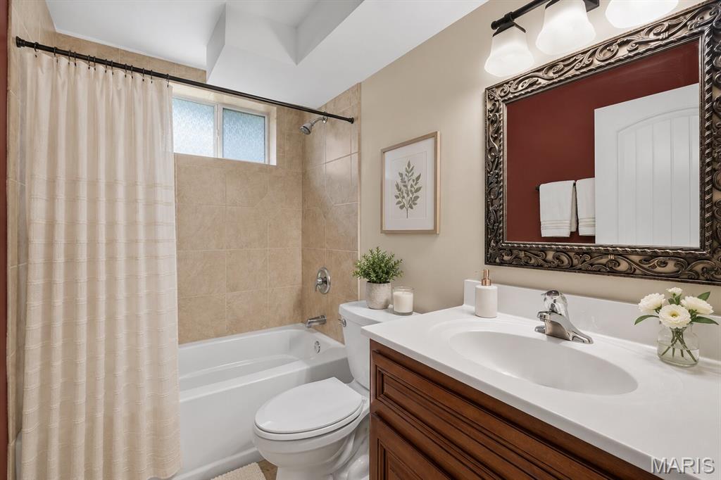 4216 Broken Rock Drive — photo 1