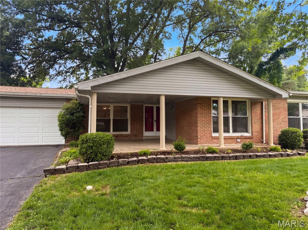 207 Renaldo Drive — photo 1