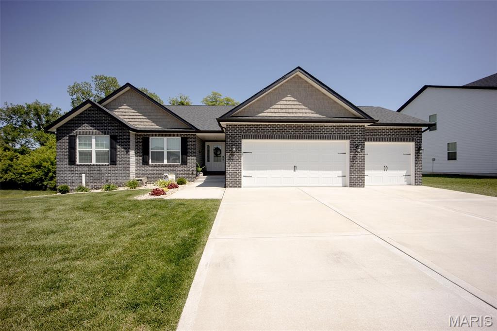 6992 Milburn Estates Drive — photo 1