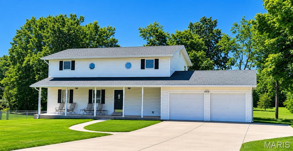 2404 Stoney Brook Drive — photo 1