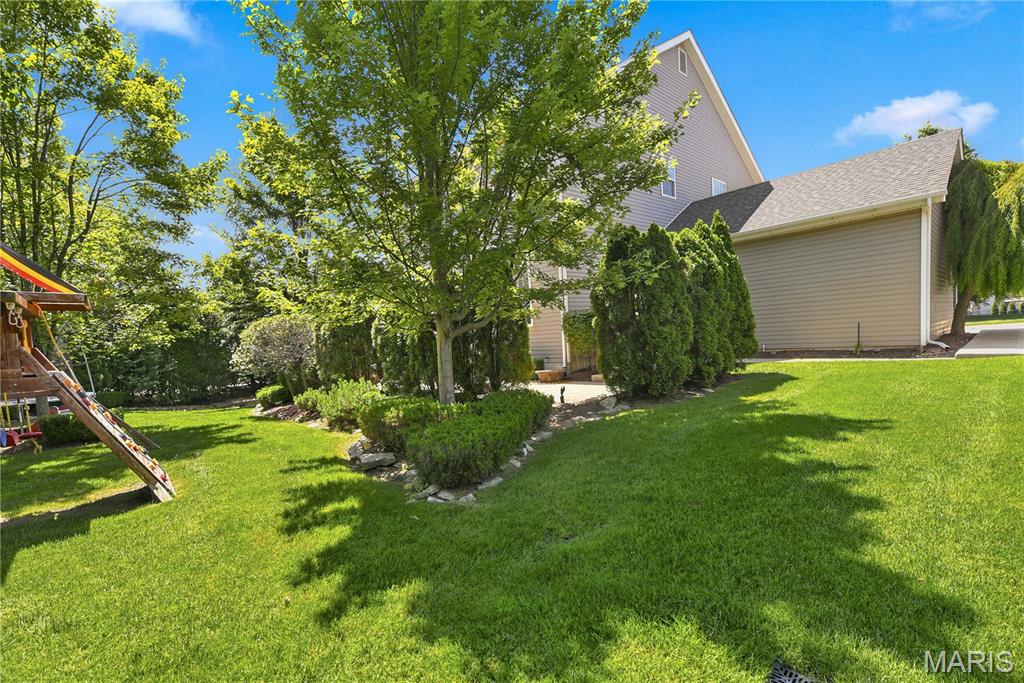 5500 Wooded Creek Drive — photo 1