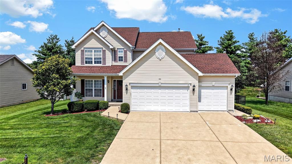 743 Springfield Drive — photo 1