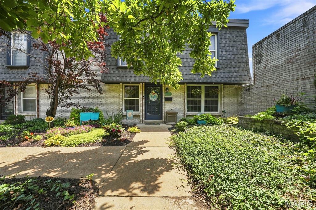 13536 Coliseum Drive — photo 1
