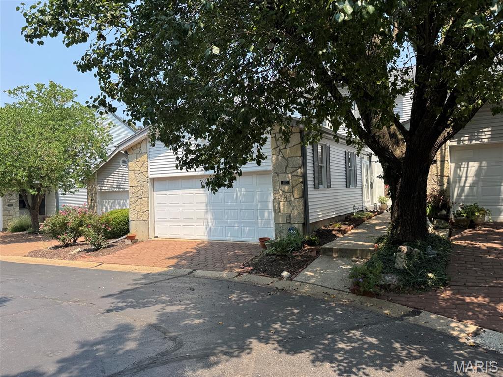 1510 Walpole Drive — photo 1
