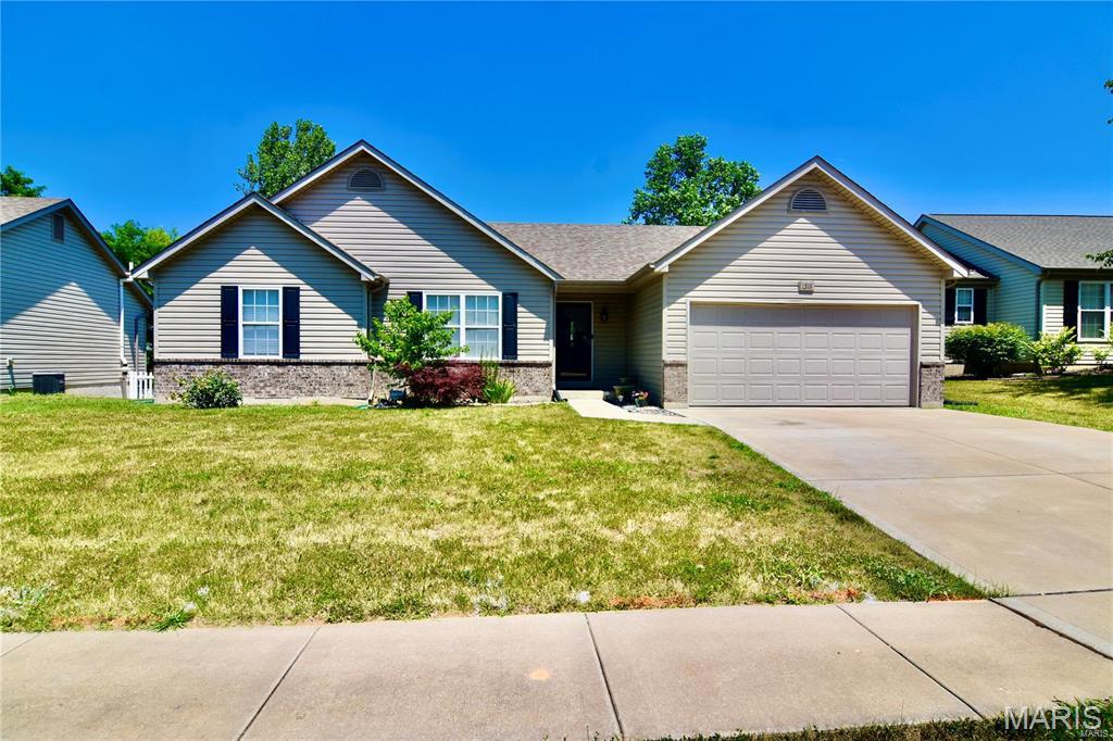 1318 Forest Way Drive — photo 1
