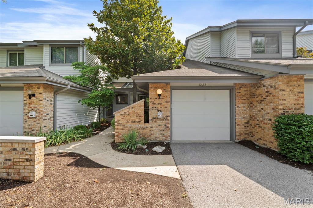 1222 Meramec Heights Drive — photo 1