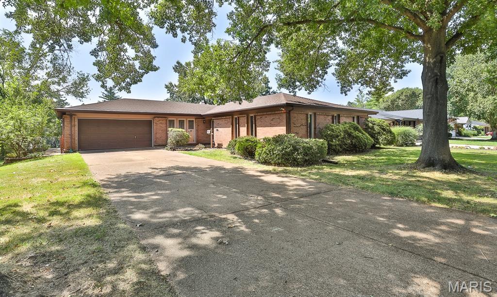 208 Fawn Meadows Drive — photo 1
