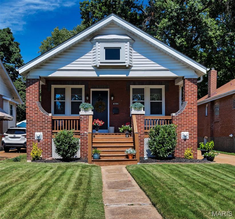 6731 Bradley Avenue — photo 1