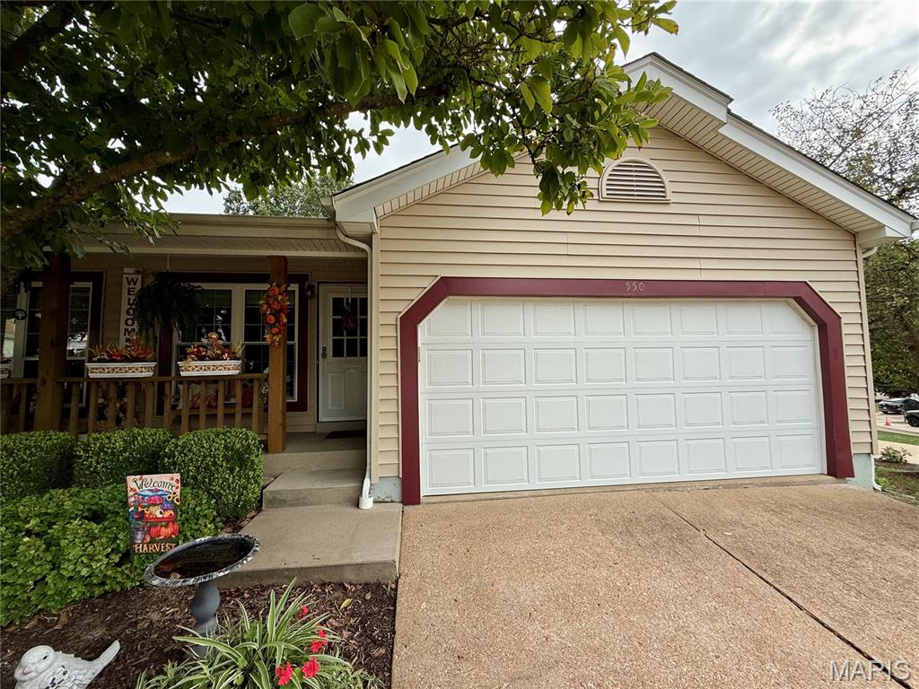 550 Spring Glen Drive — photo 1