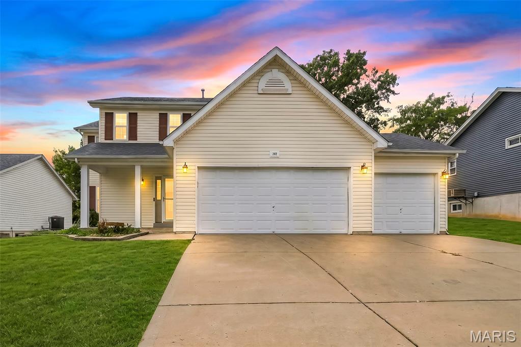242 Ashford Oaks Drive — photo 1