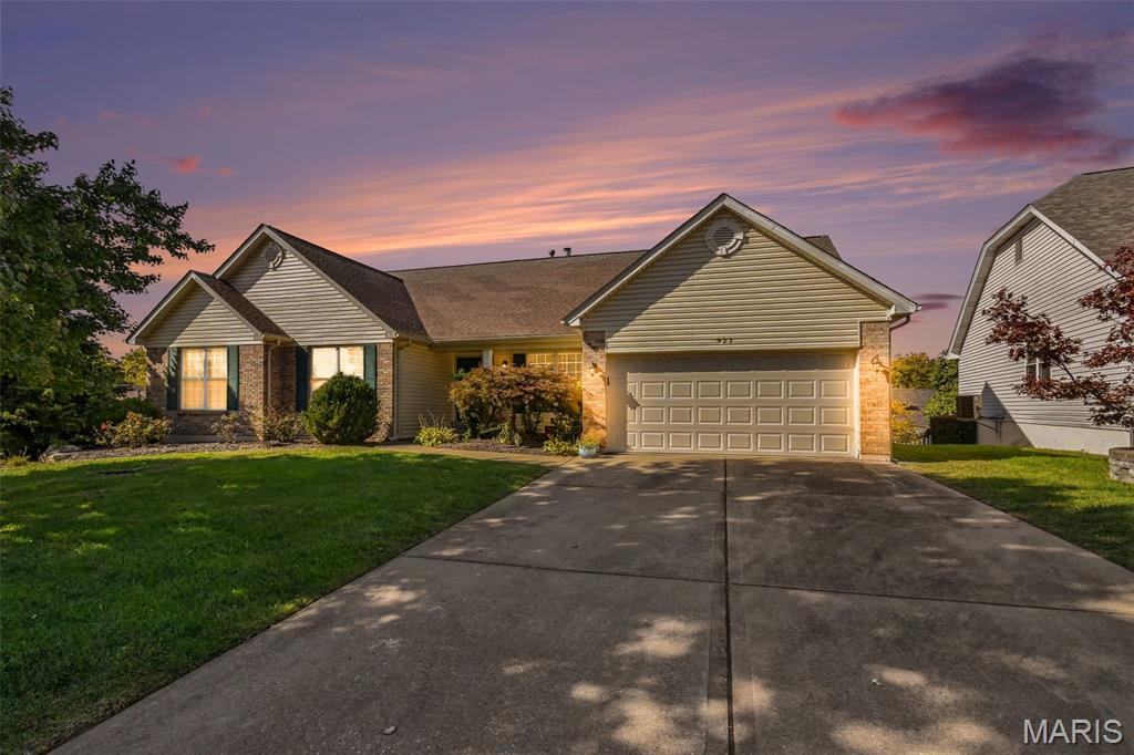 923 Midpoint Drive — photo 1